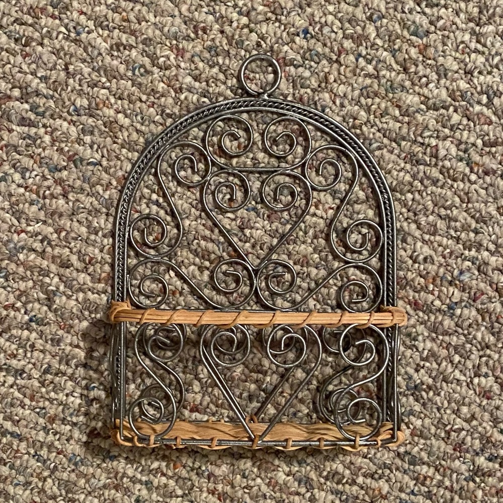 Wicker and Metal Wall Hanging Basket Hearts Small
